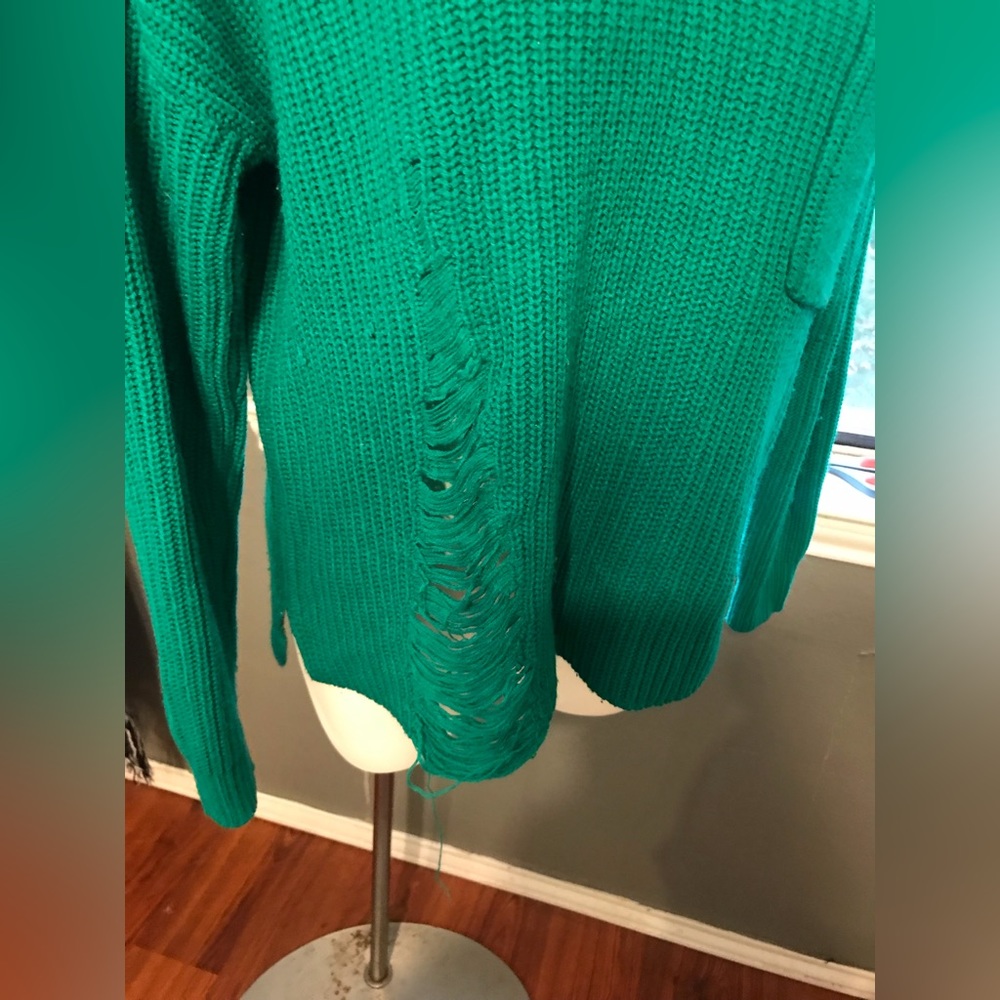 Green Rugged Look Sweater - Picture 4 of 8